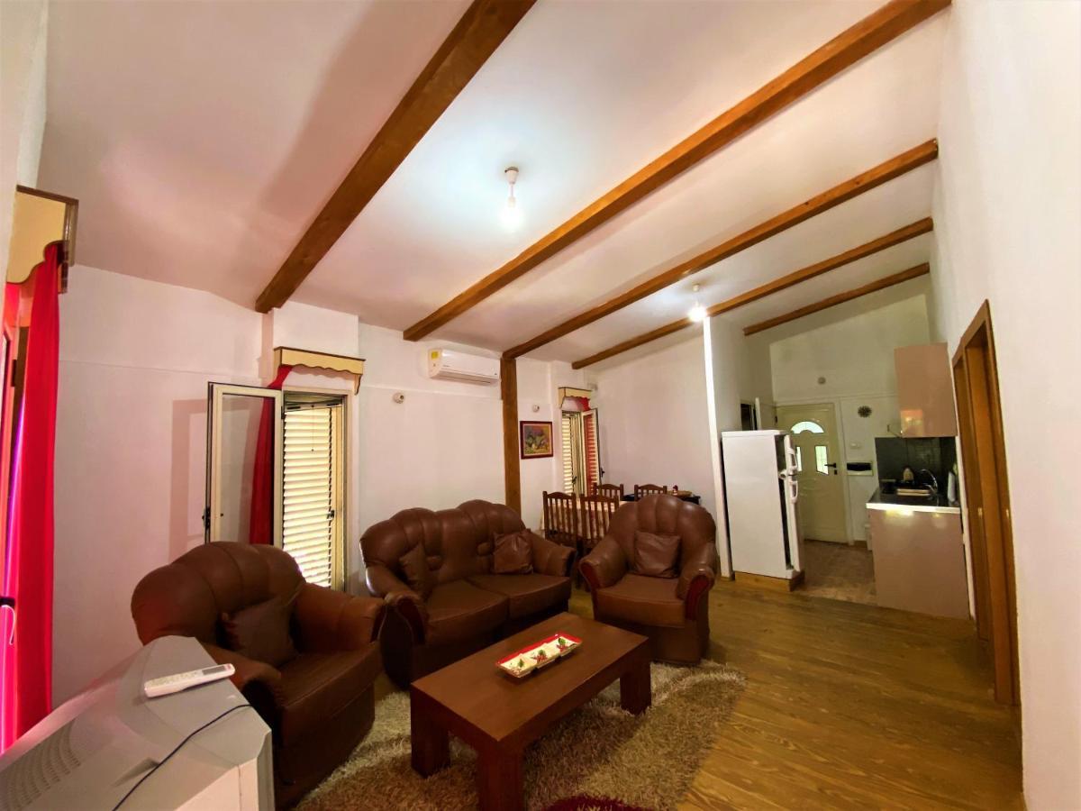 Ramo'S Green Beachside Retreat - Cozy 2 Bedroom Home Vlorë Extérieur photo