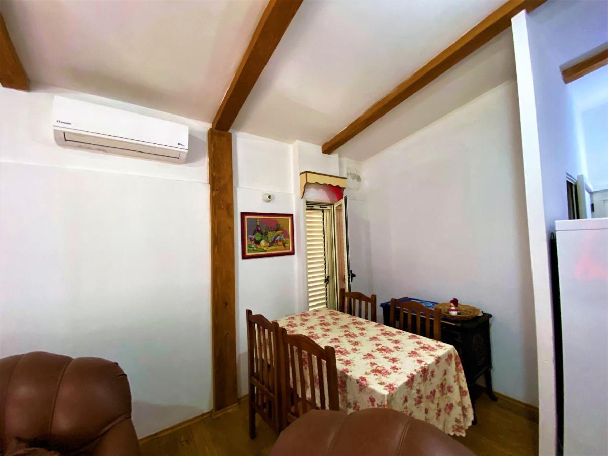Ramo'S Green Beachside Retreat - Cozy 2 Bedroom Home Vlorë Extérieur photo