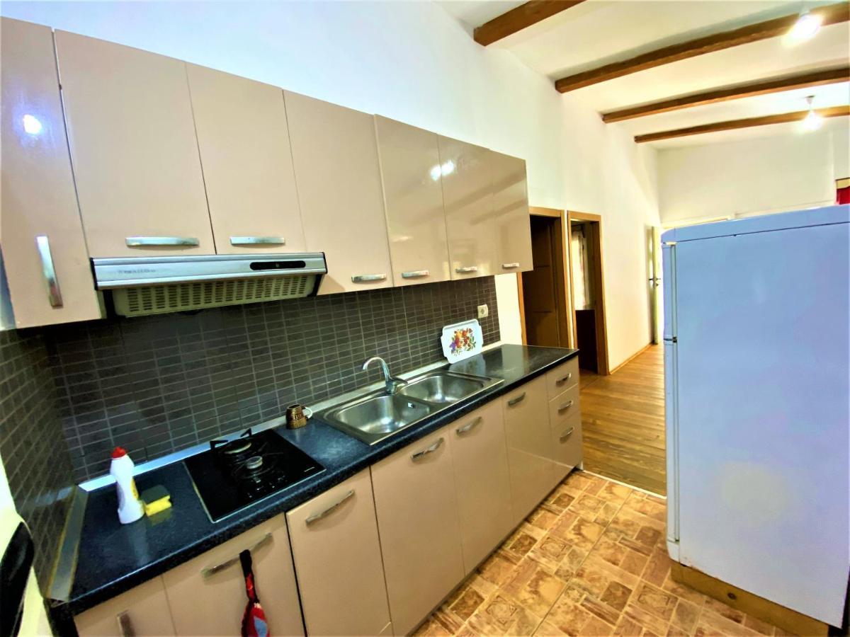 Ramo'S Green Beachside Retreat - Cozy 2 Bedroom Home Vlorë Extérieur photo