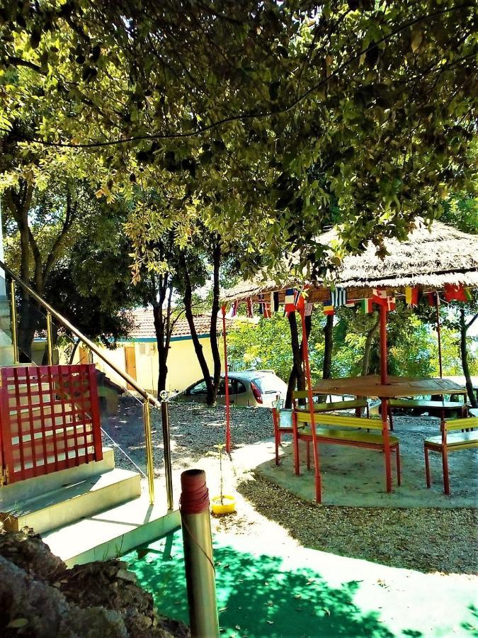 Ramo'S Green Beachside Retreat - Cozy 2 Bedroom Home Vlorë Extérieur photo